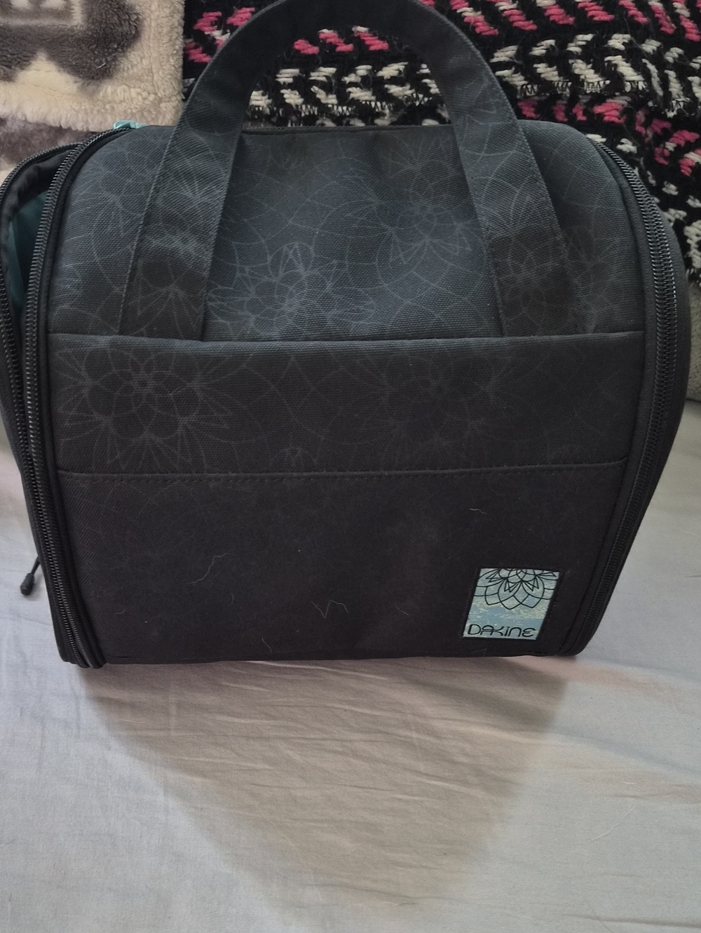 Dakine Black Floral Pattern Men’s Toiletry Kit